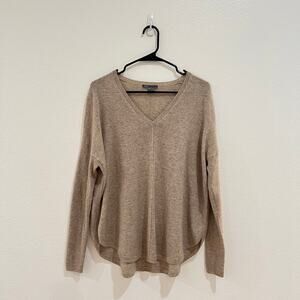 Vince 100% Cashmere Long Sleeve V Neck Scoop Hem Sweater Tan Brown Size XS